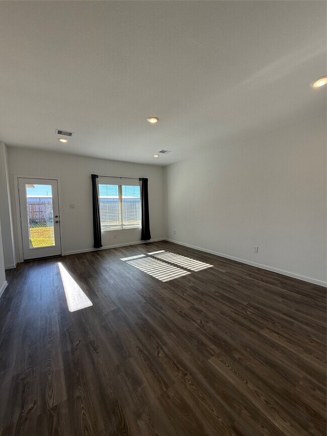 Building Photo - 5311 Still Mdw Ln