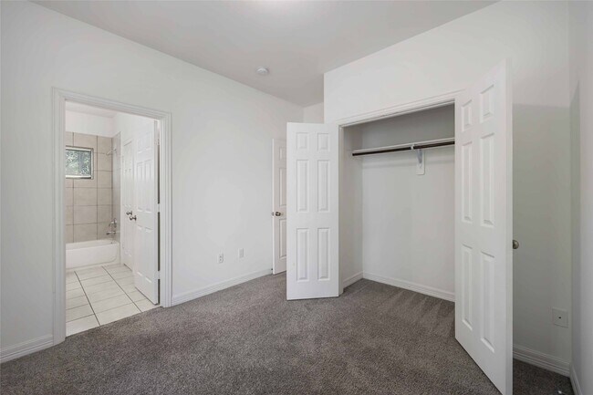 Building Photo - 8710 Knox St