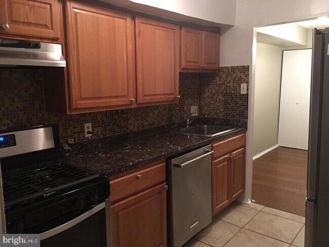 Building Photo - 3928 Stone Gate Dr