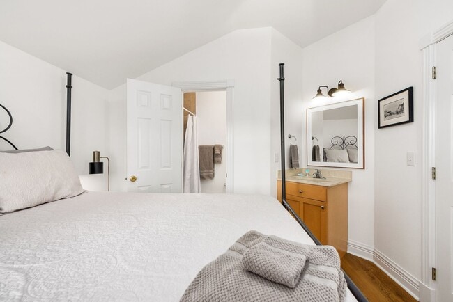 Building Photo - One bedroom home for rent in Manteo