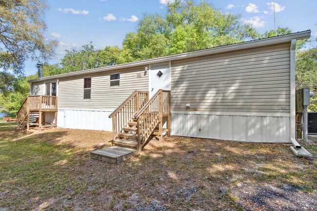 Building Photo - 6830 Deer Springs Rd