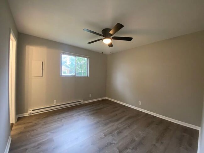Building Photo - FULLY REMODELED West End Condo!  Convenient to everything!