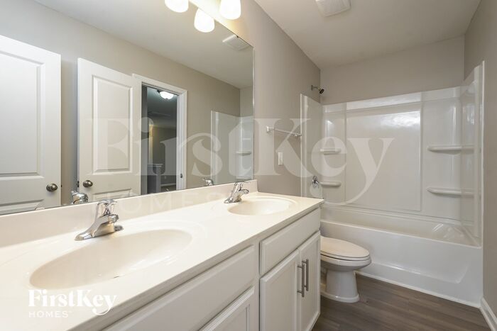 Building Photo - 1751 Rdg Blf Cir