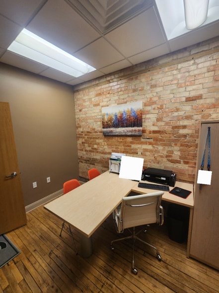 Building Photo - 9 Main St