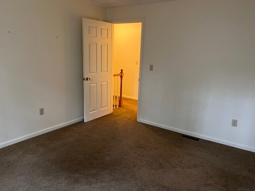 Building Photo - 16 Montvale Ave
