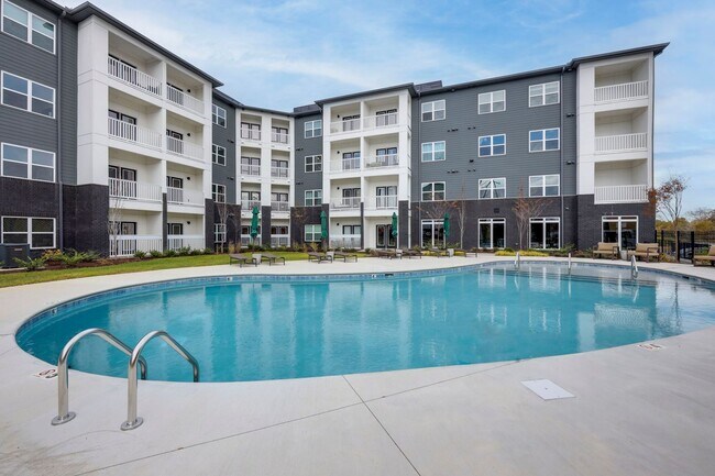 Building Photo - 1540 Lebanon Pike