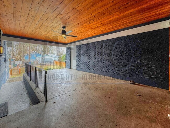 Building Photo - 1624 S Grand Blvd