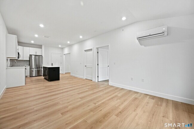 Building Photo - 131 Beach Rd