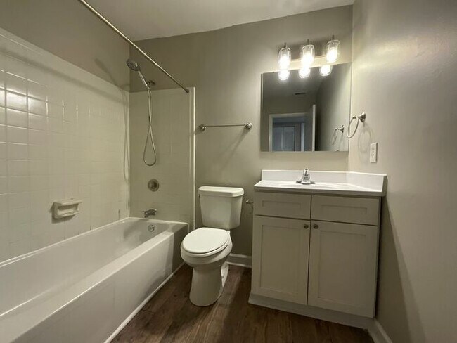 Building Photo - 415 Orchard Trace Ln