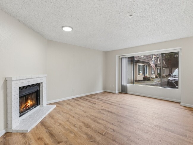 Building Photo - 6005