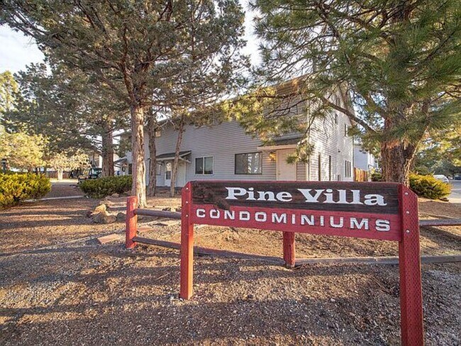 Building Photo - Affordable Two Bed w/ Garage in heart of Bend