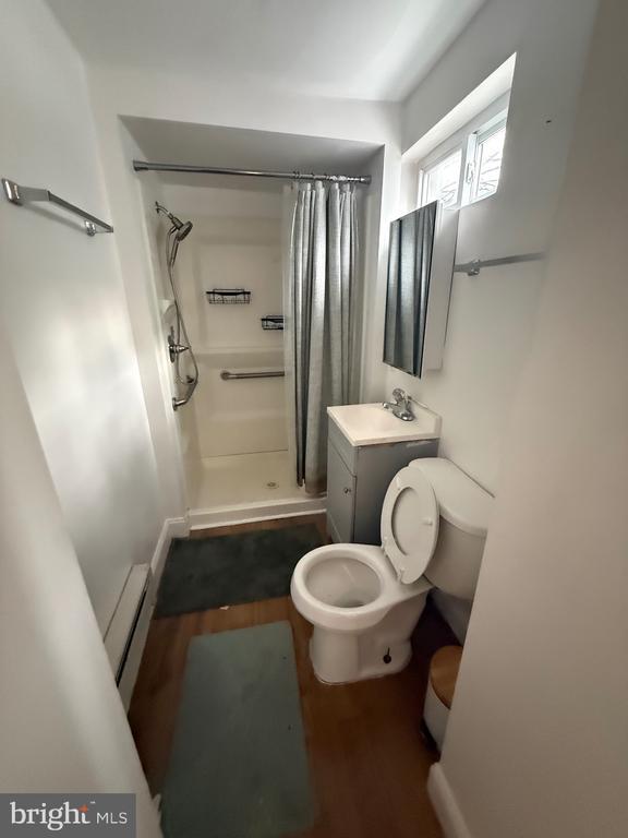 Building Photo - 600 E Girard Ave