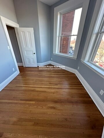 Building Photo - 464 Beacon St