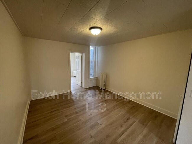 Building Photo - 930 Cumberland St