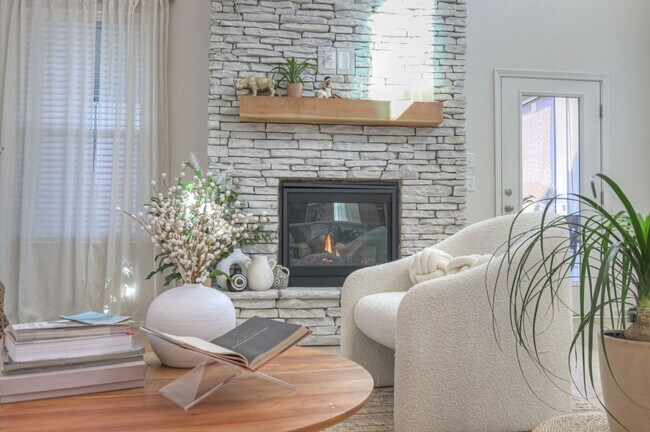 Building Photo - Beautiful 4 bed 3.5 bath over 3000 sq. ft. home with lots of upgrades in Mt. Juliet.  Perfect ent...