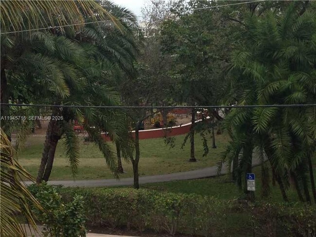 Building Photo - 474 Fernwood Rd