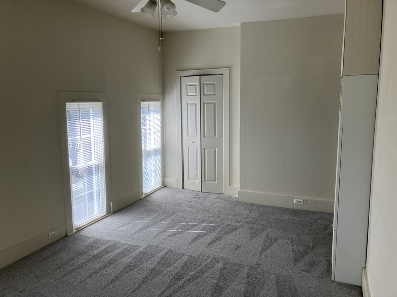 504 1/2 living room - 504 E Clinton St.
