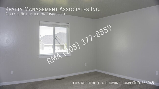 Building Photo - 11942 W Hiawatha Dr
