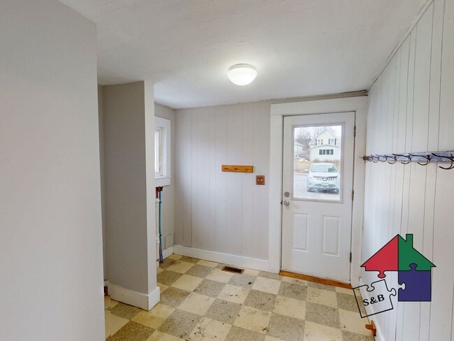 Building Photo - Save Big This Winter! 3BR Cottage – Heat Included!