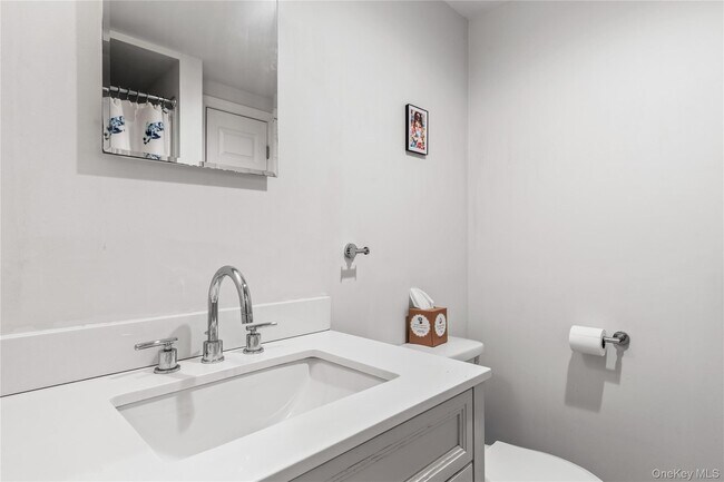 Building Photo - 350 Midland Ave