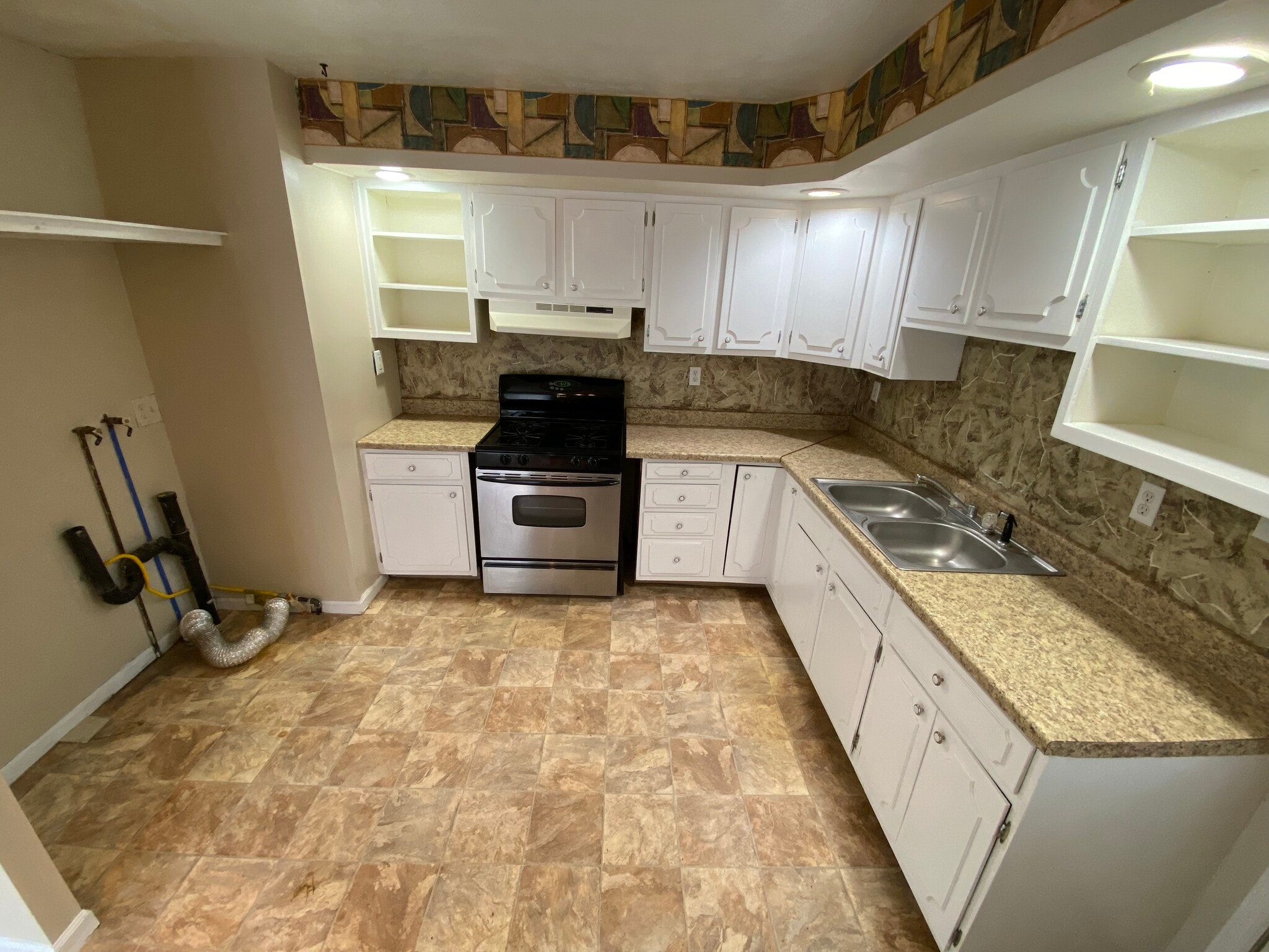 Building Photo - 2104 Panama St