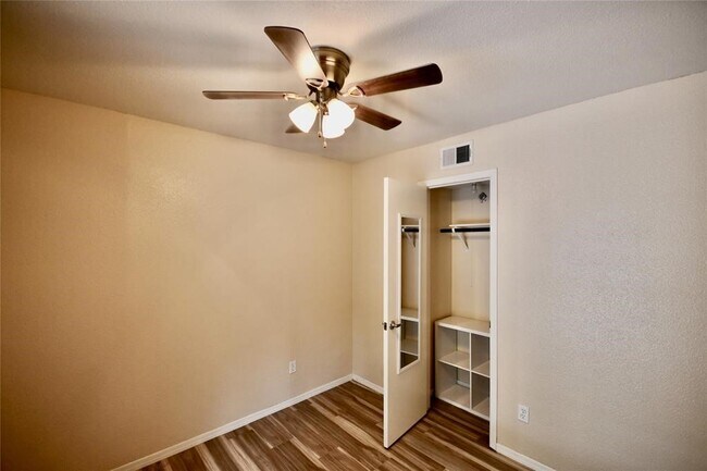 Building Photo - 1818 Augusta Dr