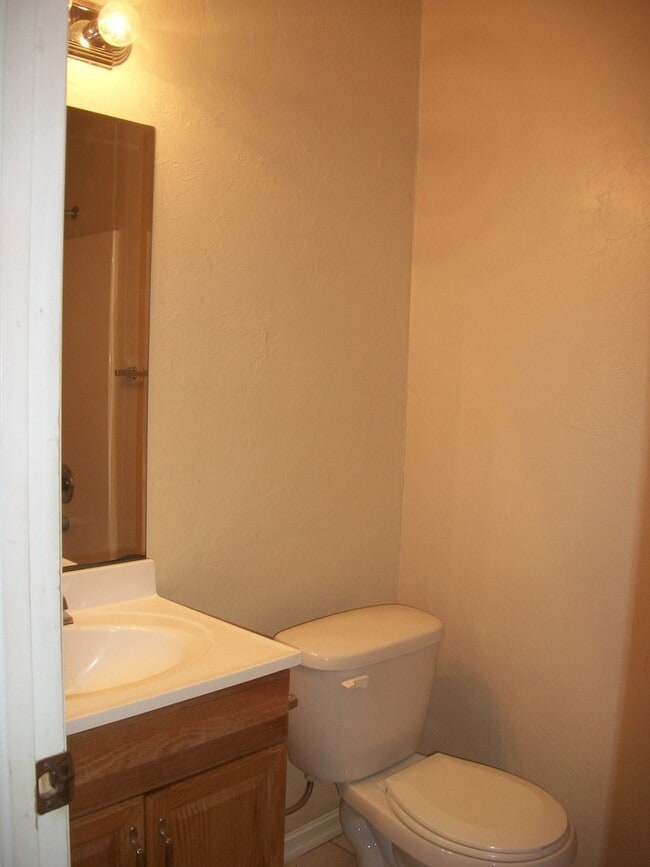 Building Photo - 3 Bed 2 Bath 2 Car Garage in College Park ...