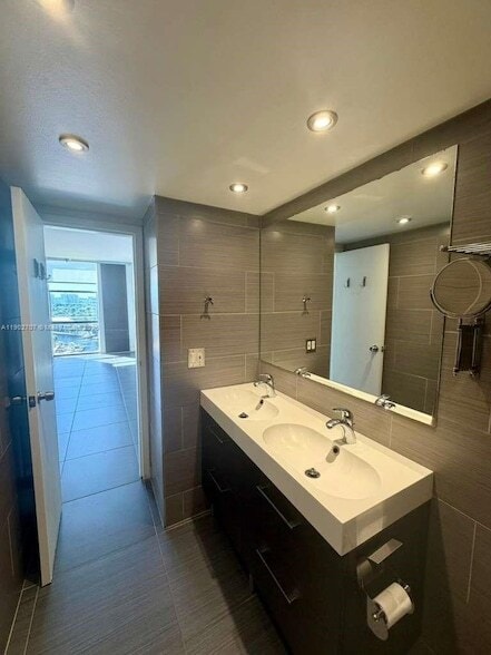 Building Photo - 13499 Biscayne Blvd