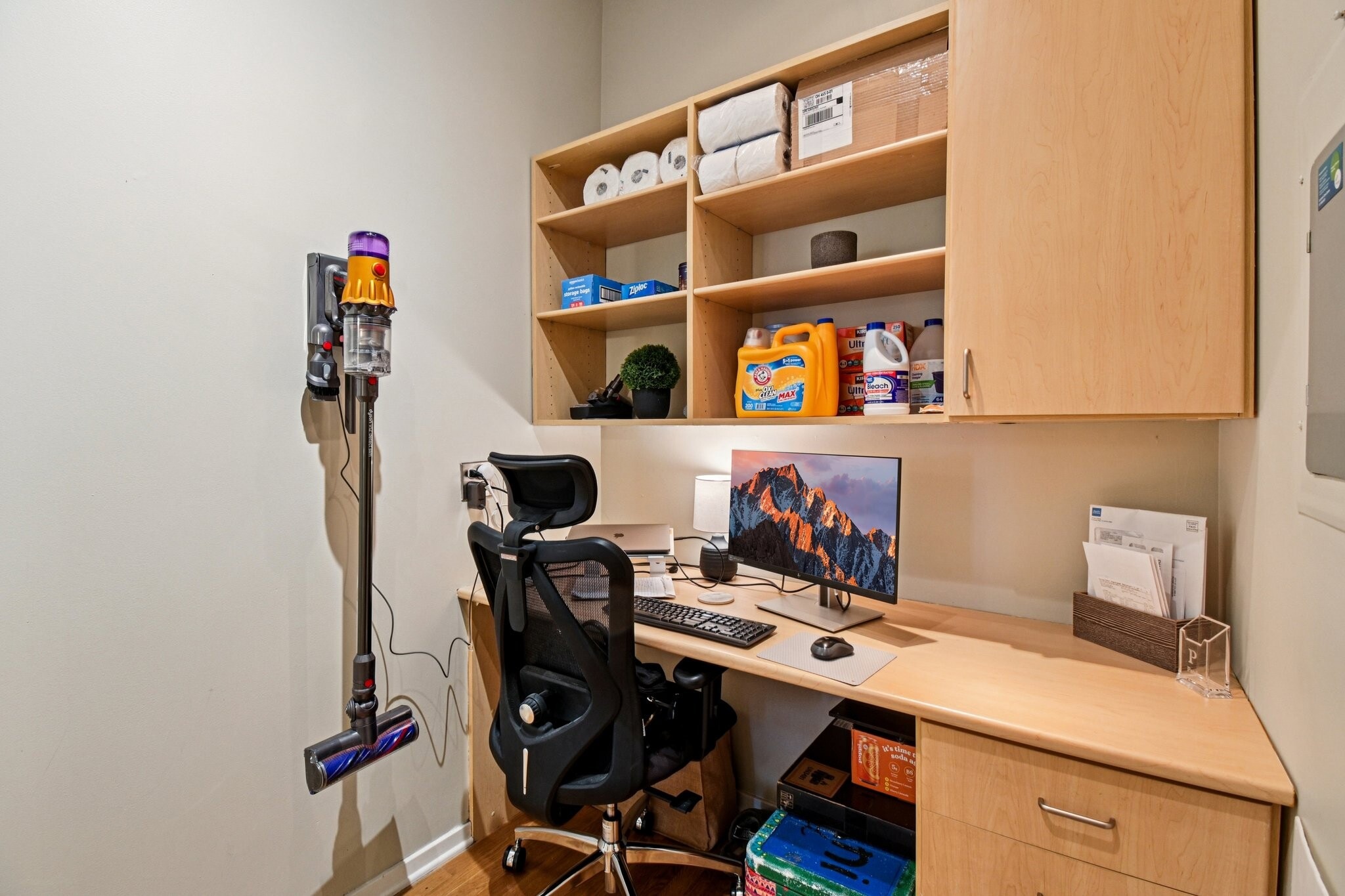 Building Photo - 333 S Desplaines St