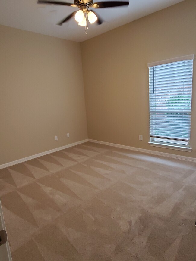 Building Photo - 4424 Windhaven Ln