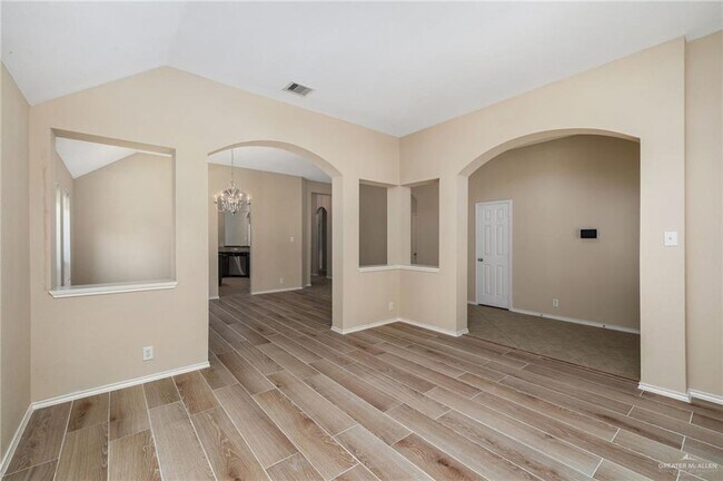 Building Photo - 3007 San Rafael St
