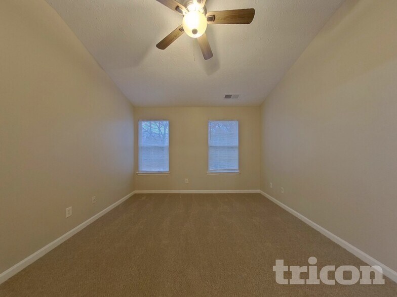 Building Photo - 915 Riley Farm Ln