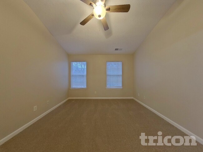 Building Photo - 915 Riley Farm Ln