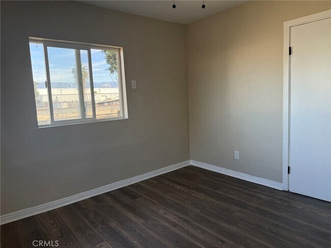 Building Photo - 1222 Hardt St