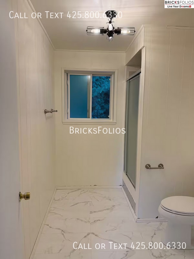 Building Photo - Bright & Modern 1BR in Bothell – Walk to Everything!