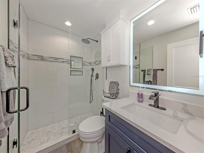 Building Photo - 1400 Tarpon Center Dr
