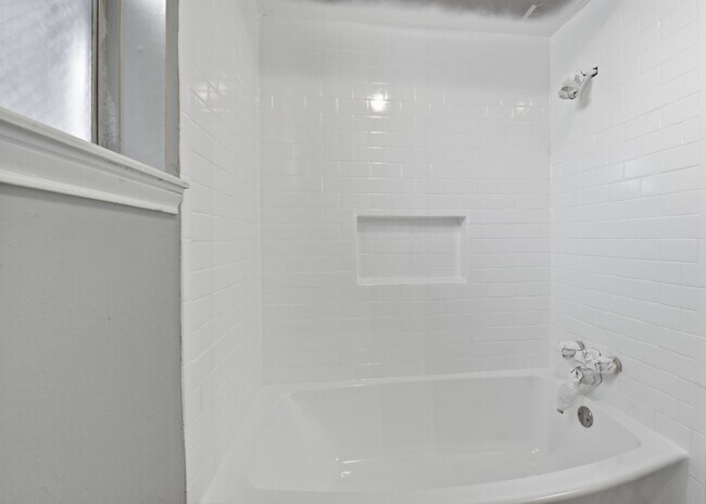 Building Photo - 7215 Ridge Oak Dr