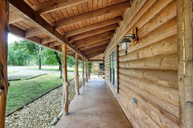 Building Photo - Custom Home with Separate Apartment