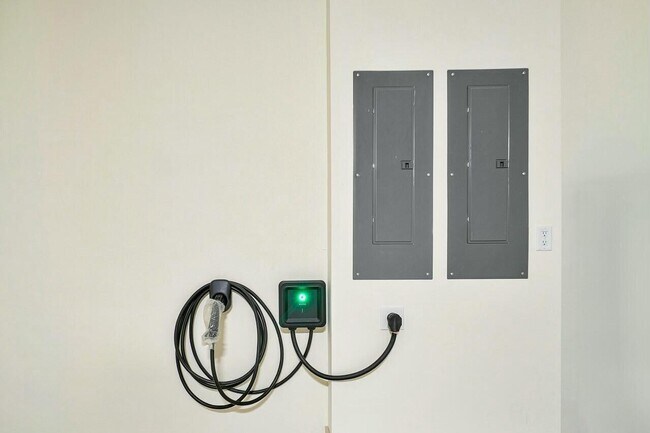 Building Photo - 13460 U.S. Rte 1