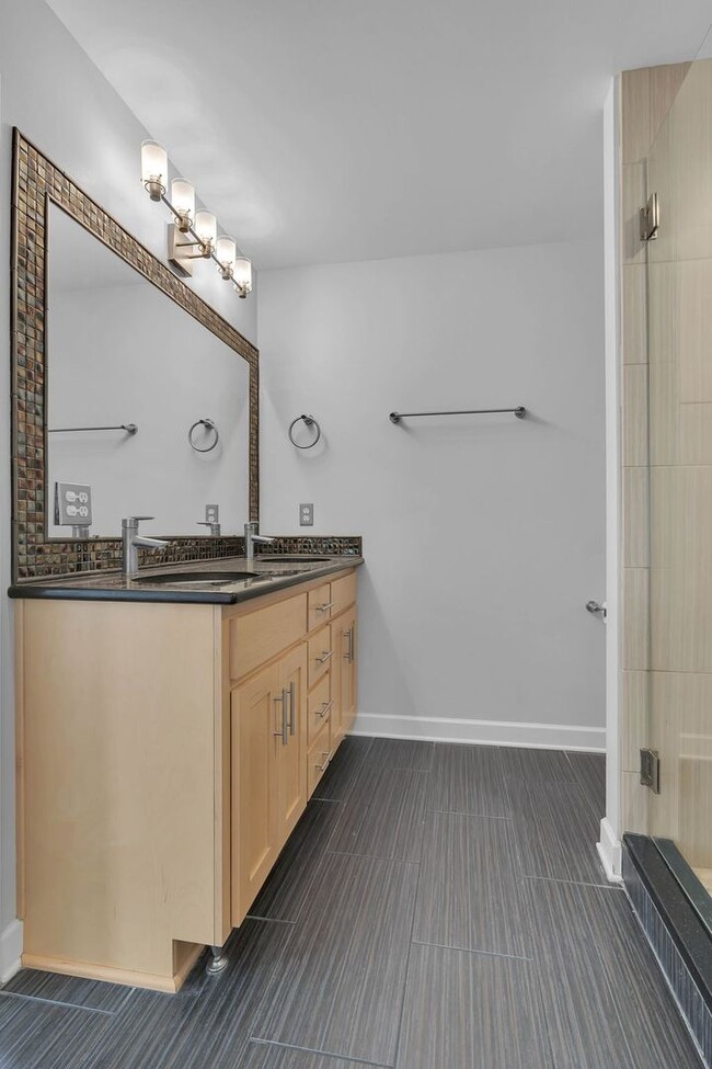 Building Photo - Beautiful and light-filled home in the desirable Normandy Place community located in Nashville’s ...