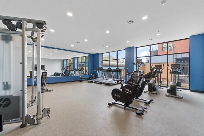 Building Photo - 260 Ave E