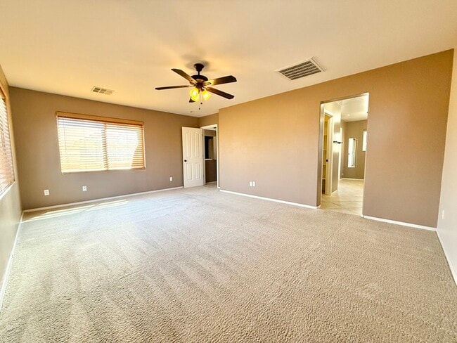 Building Photo - Fabulous 3-Bedroom, 2.5 Bathroom home!!