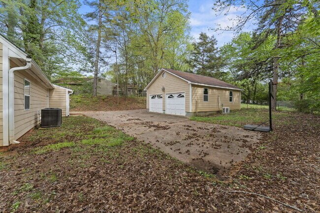 Building Photo - 4BR/2BA Piedmont Home with Flexible Layout + Detached Garage