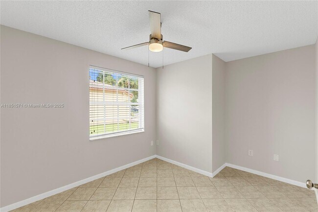Building Photo - 363 NW 158th Ave