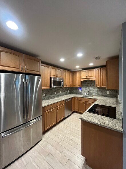 Building Photo - 2635 SW 35th Pl