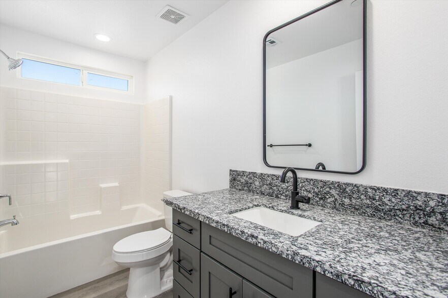 Building Photo - 66079 Cahuilla Ave