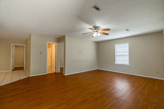Building Photo - 594 Dockery Ln