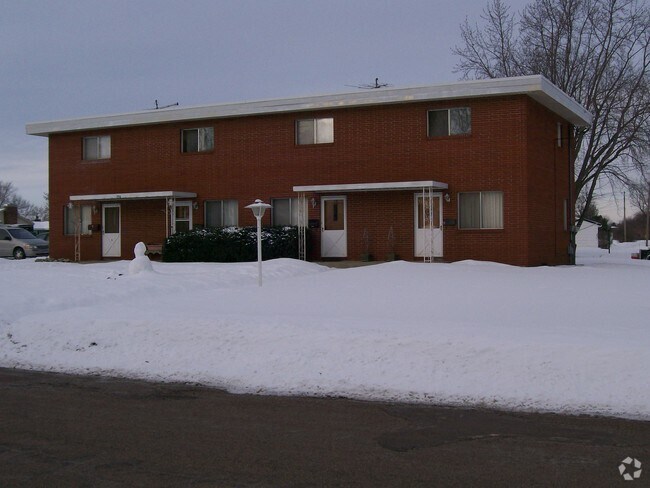 Building Photo - 730 Pierce St S