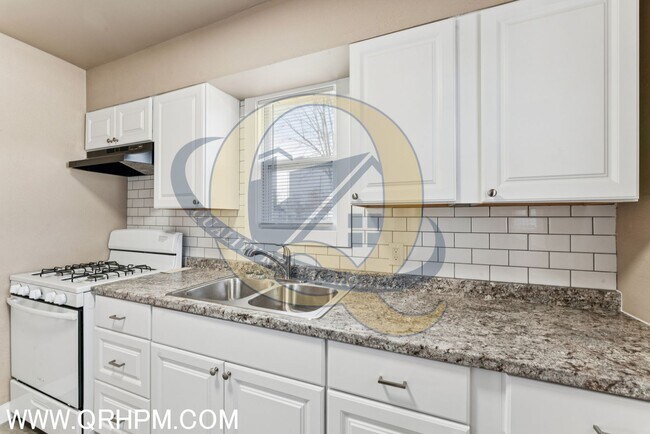 Building Photo - Available Now in Burton!!!