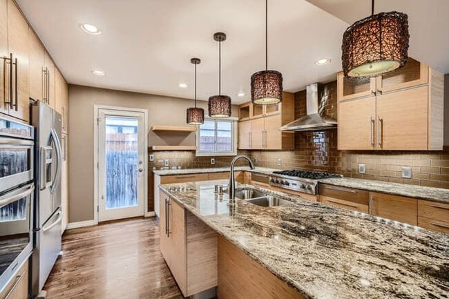 Building Photo - Beautiful Cherry Creek Home- Great Locatio...